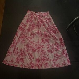 Pretty pink large maxi Zara skirt great for summer! (Never been worn)